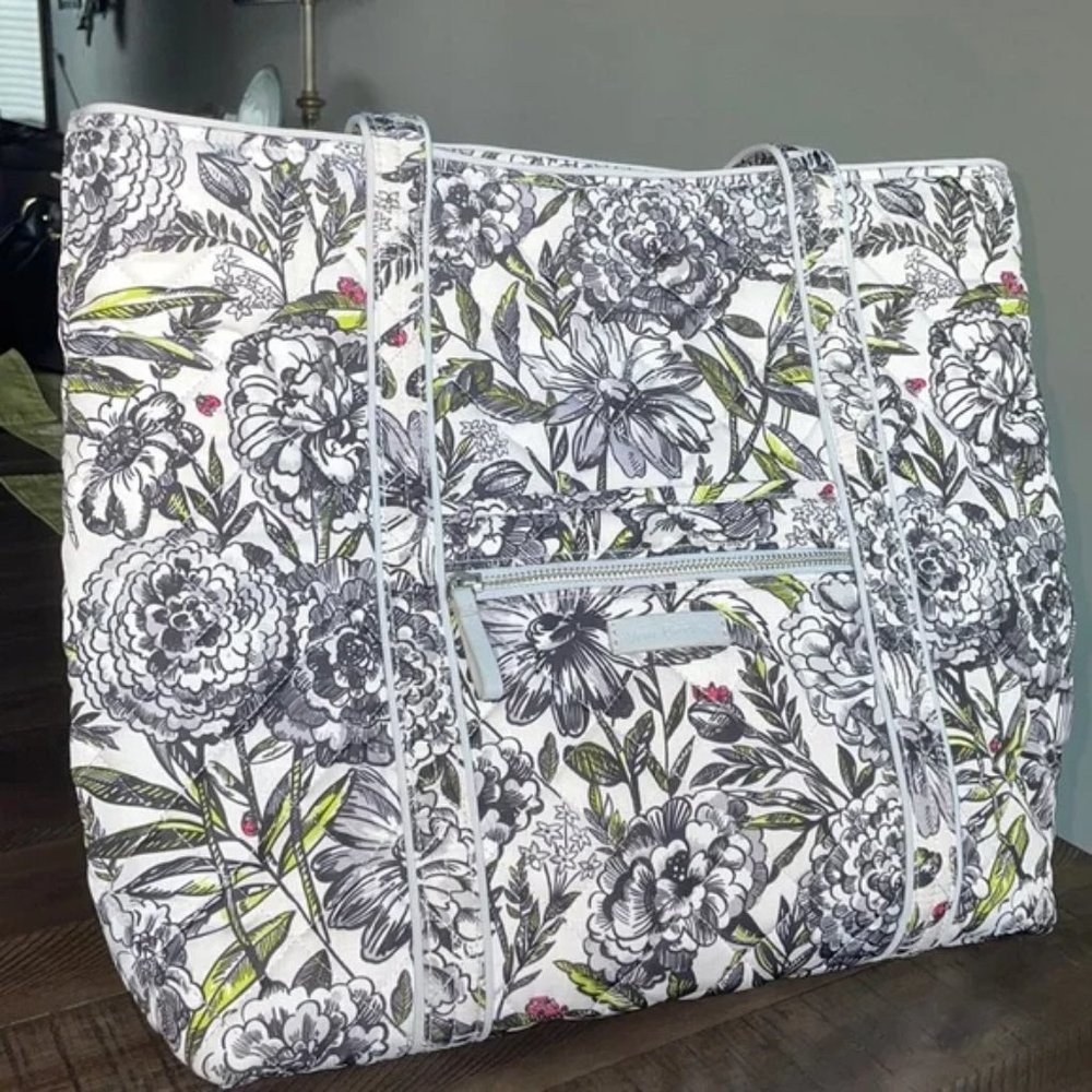 Vera Bradley Special Edition Banquet Bouquet Tote 2019 First Ladies Lunch, NWT